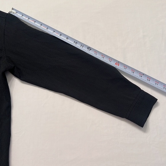 #27- Chicos Design Black Stripes Long Sleeve Button Down Top Blouse Size 1 - Picture 5 of 11